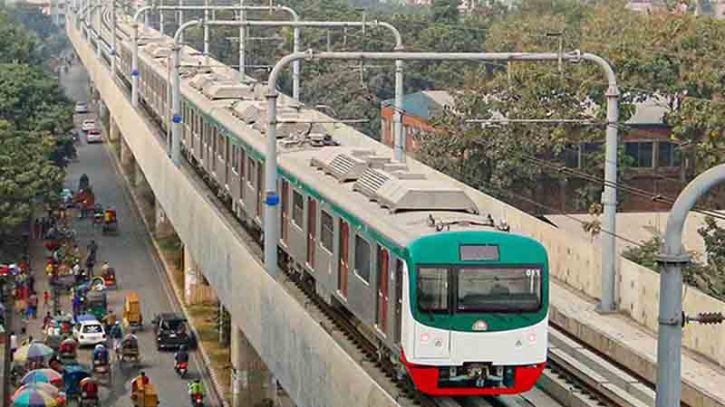 মেট্রোরেল চলছে, যাত্রী ঠাসাঠাসি—তবু ঋণ শোধে লাগবে ৫০ বছর মেট্রোরেল চলছে, যাত্রী ঠাসাঠাসি—তবু ঋণ শোধে লাগবে ৫০ বছর
