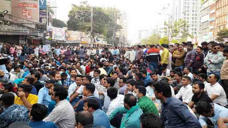 আলোচনার টেবিল থেকে রাজপথে দলগুলো, নভেম্বর মাস কি উত্তপ্ততা ছড়াবে