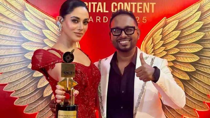 ‘আমলনামা’য় অভিনয়ের পুরস্কার পেয়ে রায়হান রাফীকে কৃতিত্ব দিলেন তমা মির্জা