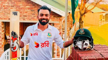 প্রথম বাংলাদেশি হিসেবে বিদেশের মাটিতে ট্রিপল সেঞ্চুরি হৃদয়ের