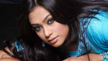 পারিবারিক বিরোধে আলোচনায় অভিনেত্রী পপি, মায়ের বিরুদ্ধে সংসার ভাঙার অভিযোগ