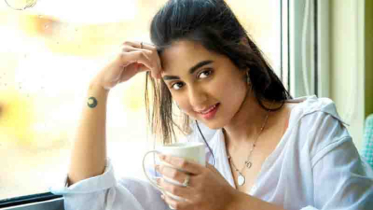 তরুণ অভিনেত্রী স্বস্তিকা দত্ত: একঘেয়ে চরিত্র নয়, নতুন চ্যালেঞ্জেই ভরসা