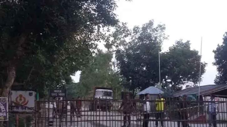 ভারতে পাঁচ বাংলাদেশি গ্রেপ্তার ভারতে পাঁচ বাংলাদেশি গ্রেপ্তার