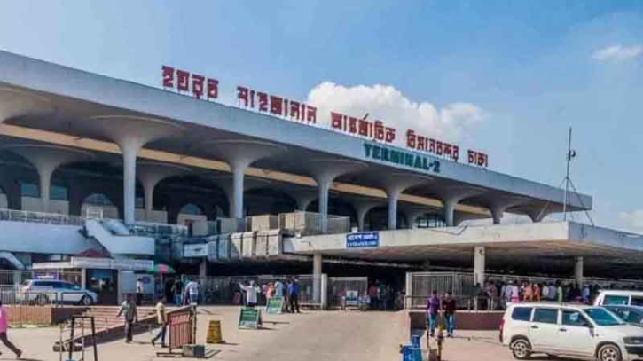 একশ ছাড়াল ফ্লাইট বাতিলের সংখ্যা, ভোগান্তিতে সৌদিমুখী ১৫ হাজার ৭৭৯ যাত্রী